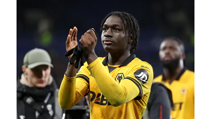 Mateus Mané, do Wolverhampton Wanderers, aplaude os adeptos após a partida da Premier League entre Everton e Wolverhampton Wanderers no Estádio Hill Dickinson, em 07 de janeiro de 2026, em Liverpool, Inglaterra. (Foto de Matt McNulty/Getty Images)