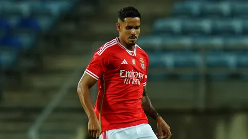 Lucas Veríssimo segue sem previsão de retorno ao Brasil. Foto: Gualter Fatia/Getty Images