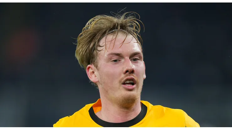 Barcelona e Arsenal monitoram Julian Brandt, do Borussia Dortmund. (Photo by Pau Barrena/Getty Images)