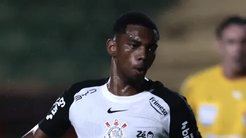 André, do Corinthians, celebra permanência em vez de saída para o Milan. Foto: Marcello Zambrana/AGIF