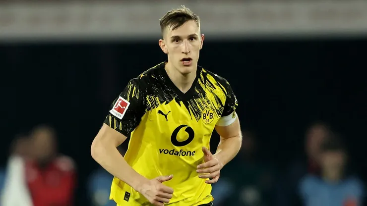 Real Madrid dá um passo atrás pela contratação de Nico Schlotterbeck. (Photo by Christof Koepsel/Getty Images)
