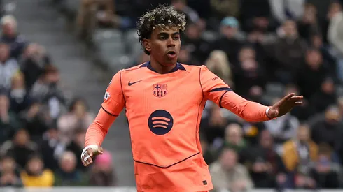 Lamine Yamal após gol do Barcelona. (Photo by George Wood/Getty Images)
