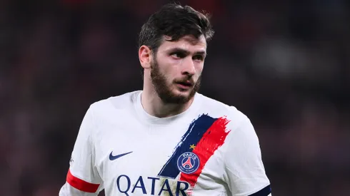 Khvicha Kvaratskhelia está na mira do Chelsea. Foto: David Ramos/Getty Images
