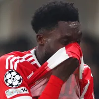 Alphonso Davies sofre nova lesão e pode perder Copa do Mundo