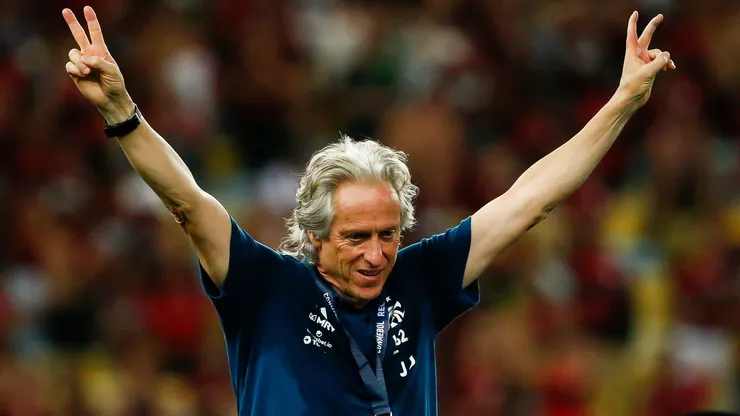 Jorge Jesus comemorando pelo Flamengo