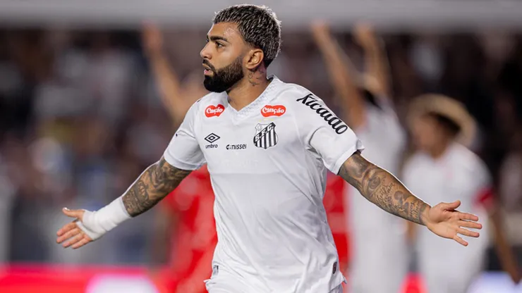 Gabigol fez gols sob os olhares do técnico Carlo Ancelotti