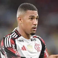 Benfica sinaliza oferta de R$ 144 milhões ao Flamengo por Samuel Lino