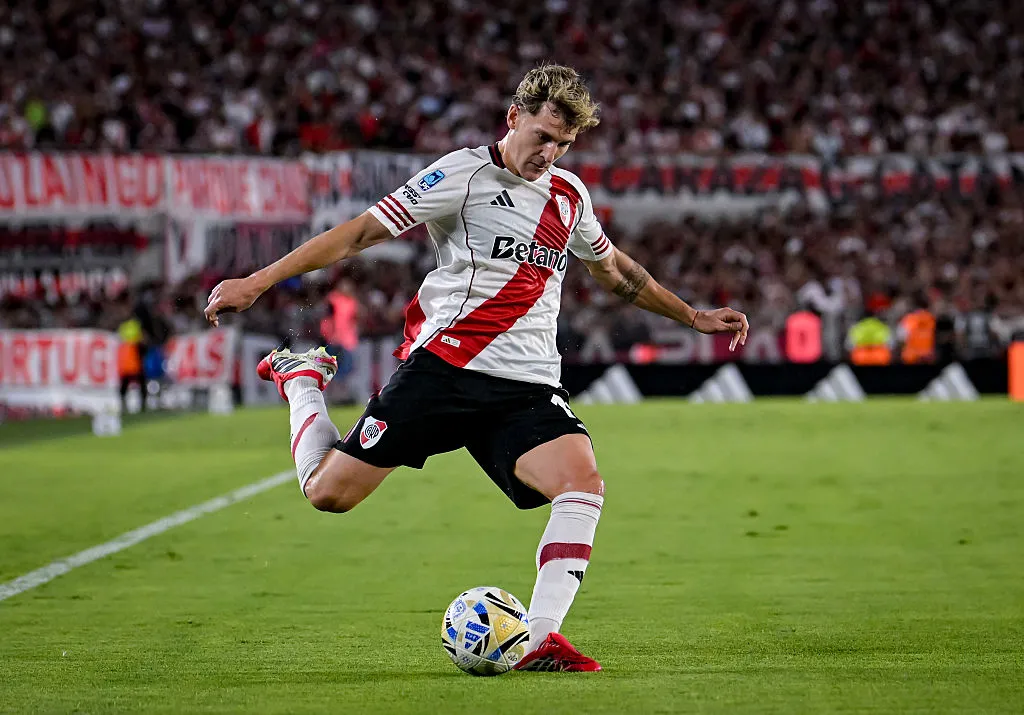 Facundo Colidio, atacante do River Plate se tornou um alvo do Vasco, segundo o portal River Notícias. (Foto: Marcelo Endelli/Getty Images)