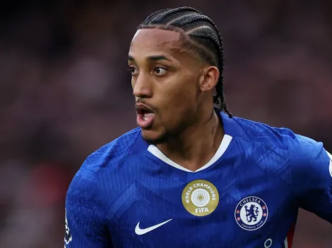 Davies não descarta ida de João Pedro ao Arsenal