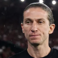 Torcida do Chelsea faz campanha para Filipe Luís