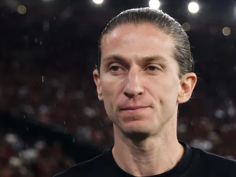 Torcida do Chelsea faz campanha para Filipe Luís