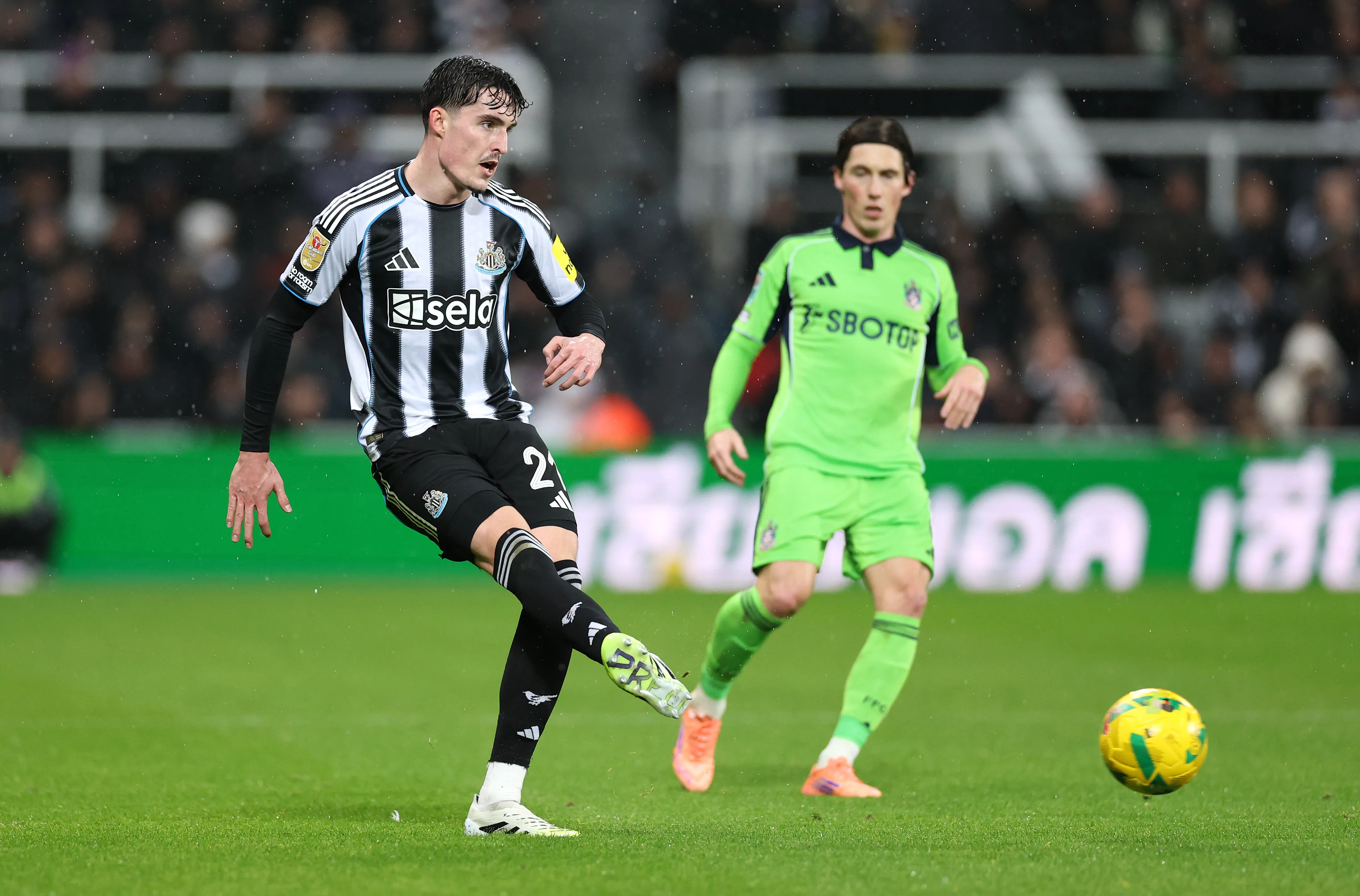 Livramento pode deixar o Newcastle (Foto: Stu Forster/Getty Images)