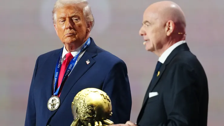 O presidente dos EUA, Donald Trump, em encontro com Gianni Infantino, presidente da Fifa (Jia Haocheng - Pool/Getty Images)