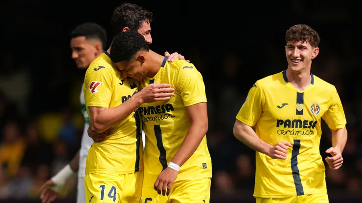 Mouriño comemora o gol da vitória do Villarreal sobre o Elche: 2 a 1.