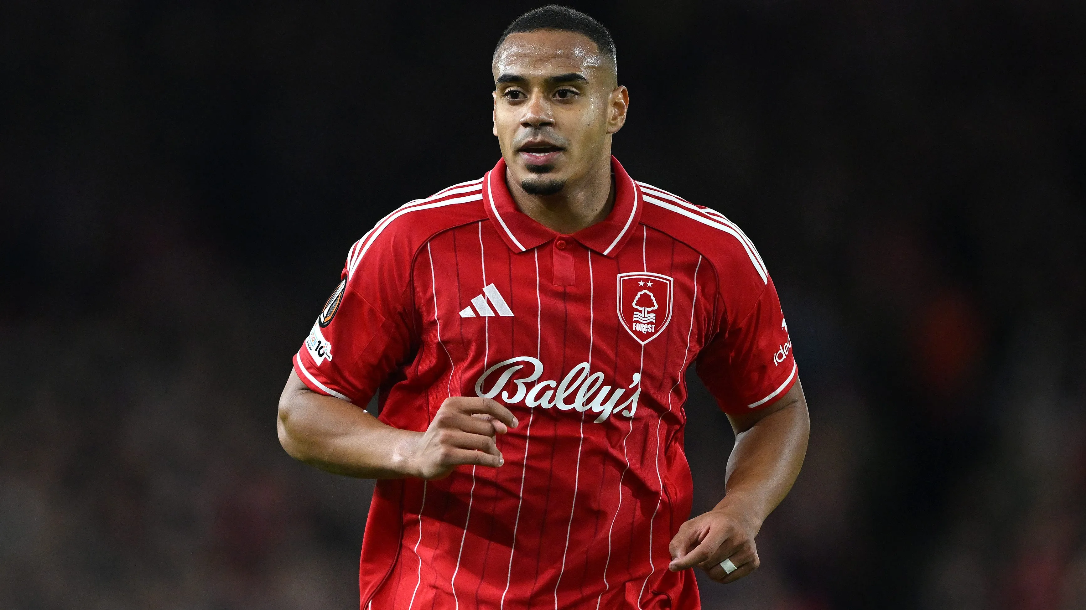 Murillo em jogo do Nottingham Forest. Foto: Shaun Botterill/Getty Images