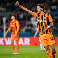 Isaque, ex-Flu, faz golaço de bicicleta em vitória do Shakhtar