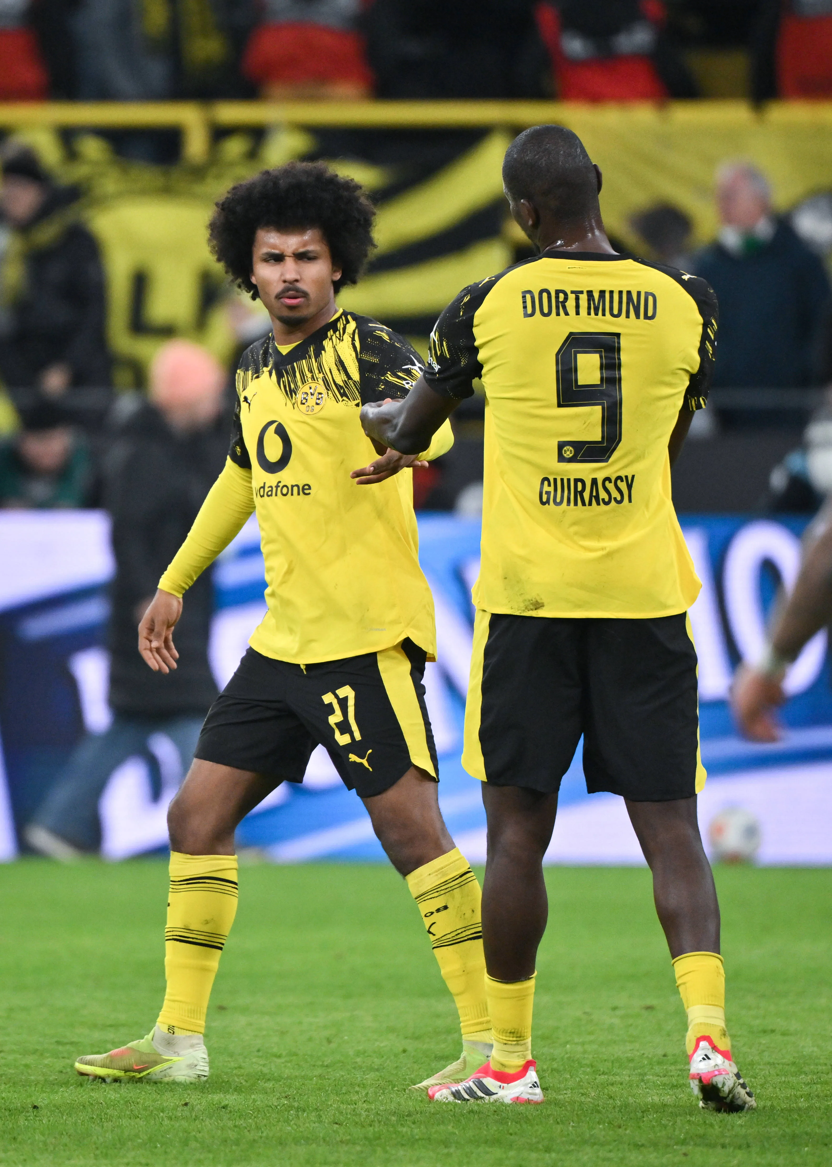 Karim Adeyemi e Serhou Guirassy no Borussia Dortmund. Segundo o BILD, os jogadores podem sair. Foto: IMAGO /&nbsp;Team 2