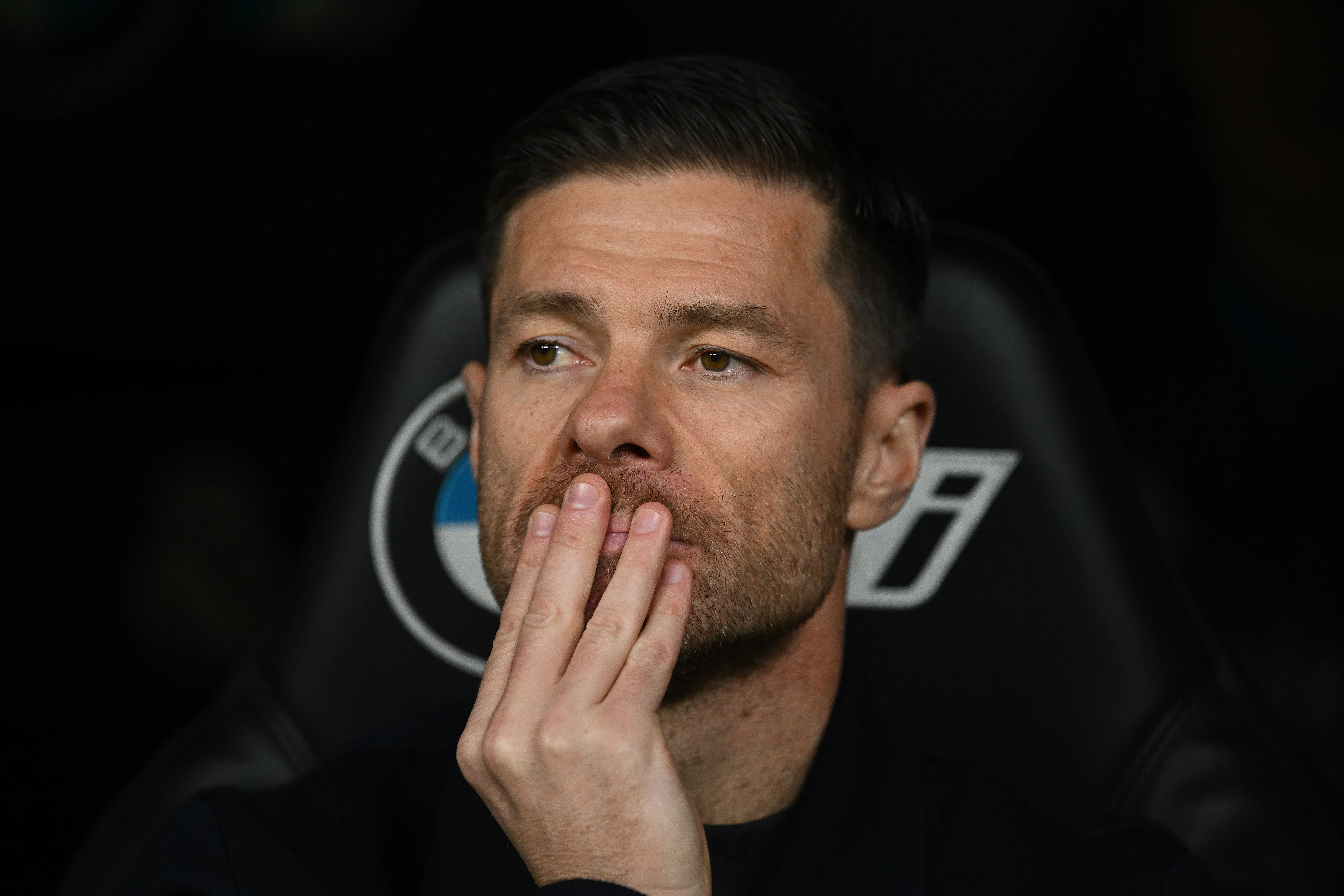 Xabi Alonso segue sem clube (Foto: Denis Doyle/Getty Images)