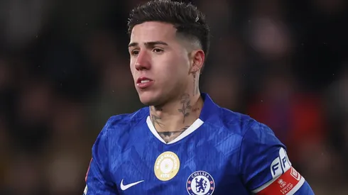 Enzo Fernández em campo pelo Chelsea. Foto: George Wood/Getty Images