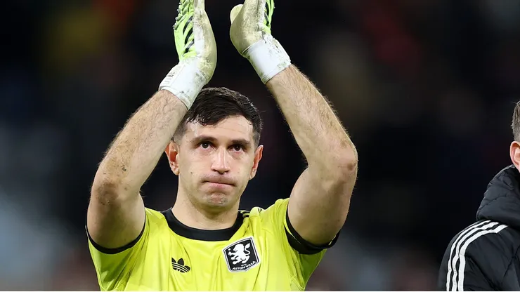 Dibu Martínez quer R$ 2,5 milhões por mês e contrato de três anos para assinar com a Juventus. (Foto: Justin Setterfield/Getty Images)