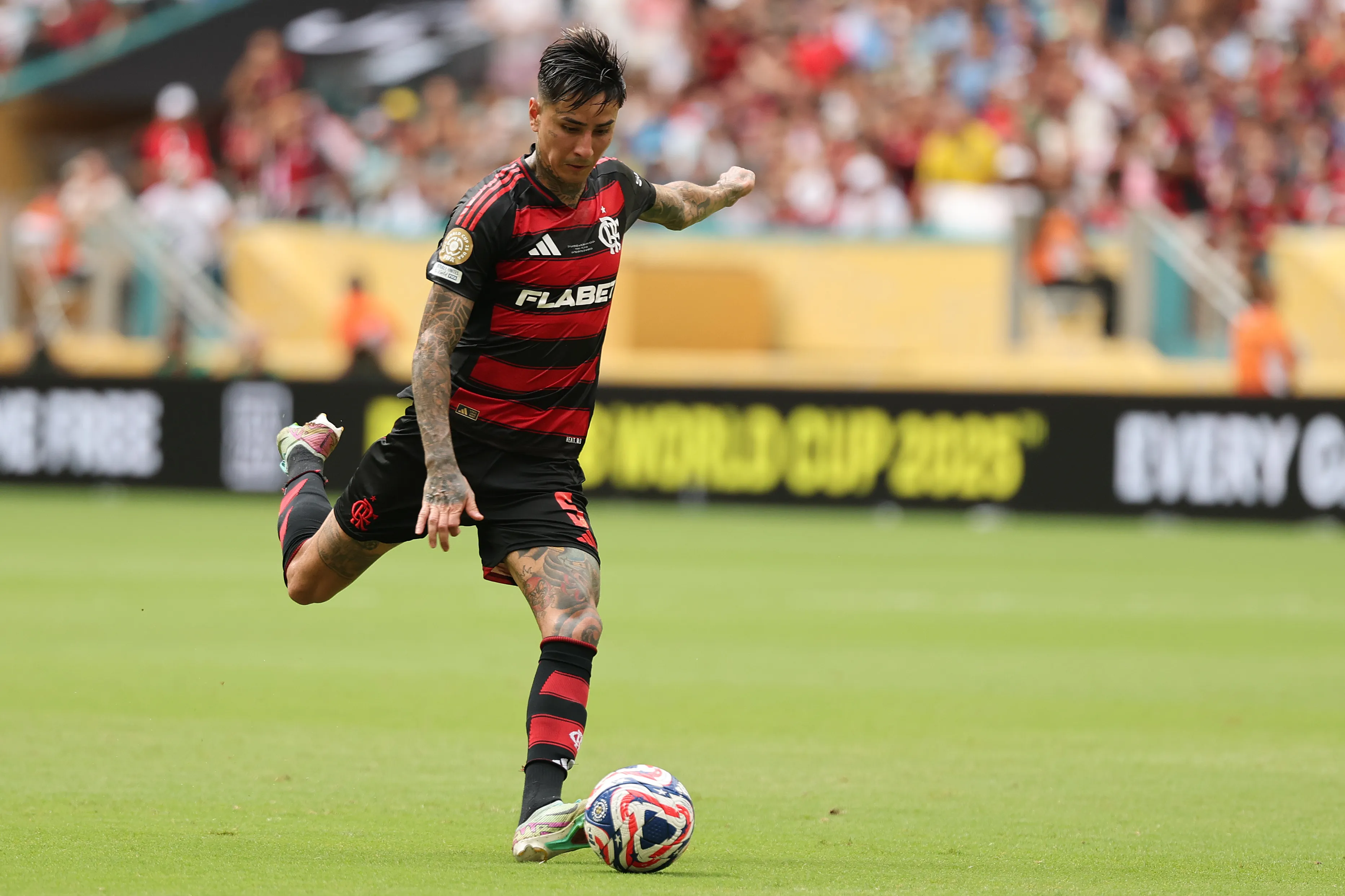 Pulgar é titular absoluto no Flamengo (Foto: Michael Reaves/Getty Images)
