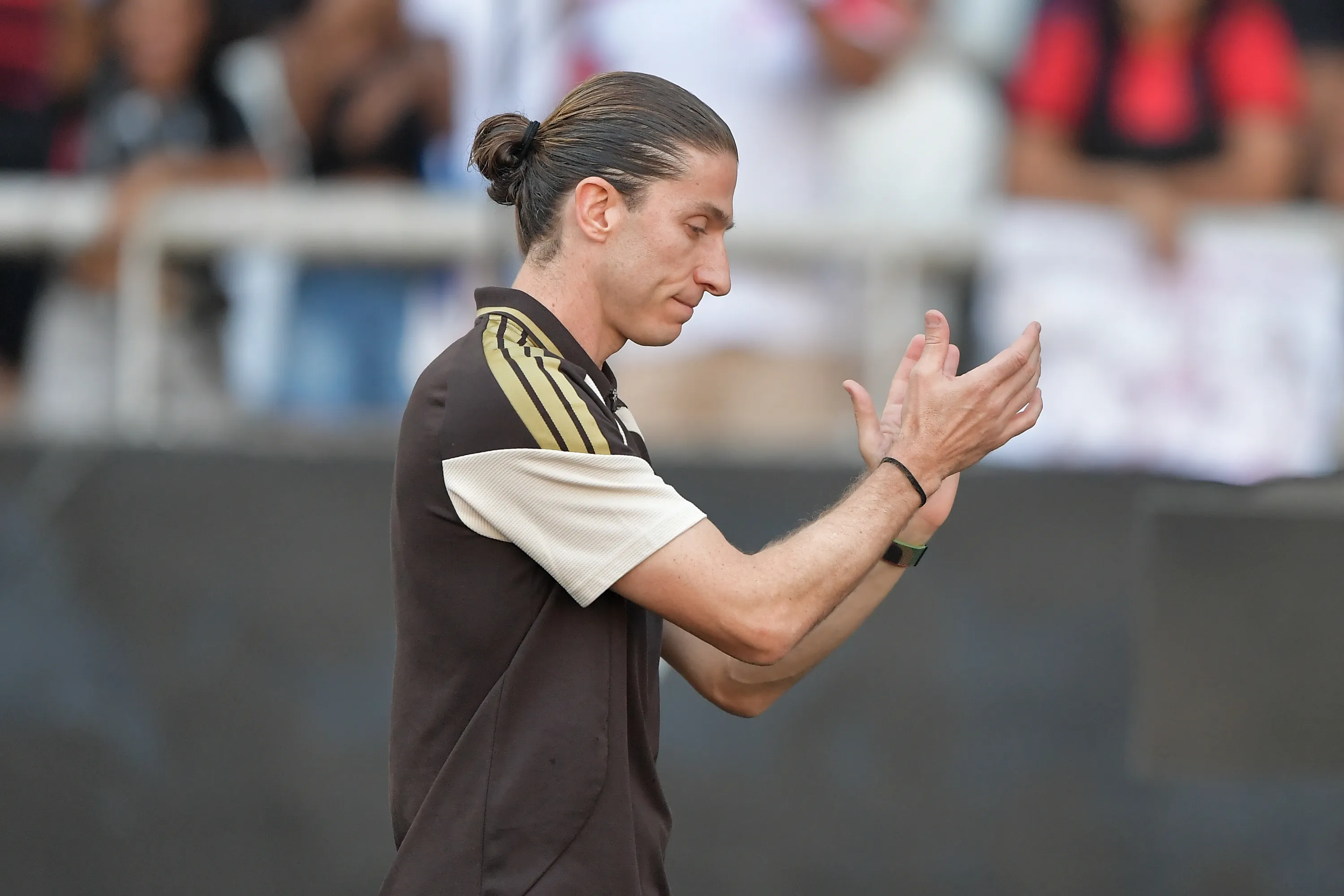 Filipe Luís segue sem clube. Foto: Thiago Ribeiro/AGIF