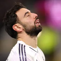 Manchester United prepara reformulação no meio-campo e Bruno Fernandes pode sair