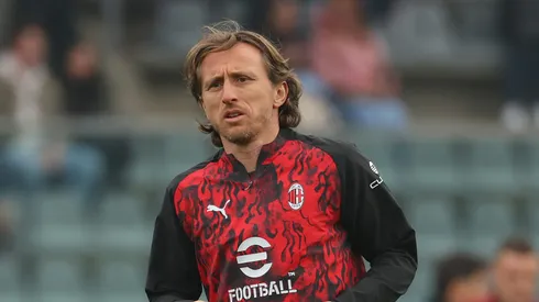 Modric é quem decidirá se renovará com o Milan ou não, diz Igli Tare. (Photo by Francesco Scaccianoce/Getty Images)