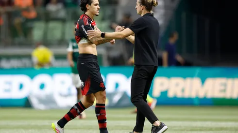 Ciclo explosivo de Filipe Luís e Pedro quase levou o camisa 9 para Premier League. (Foto de Miguel SchincariolGetty Images)