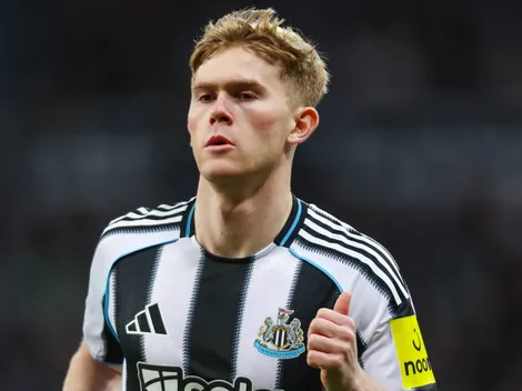 Lateral Lewis Hall, do Newcastle, é alvo do Barça
