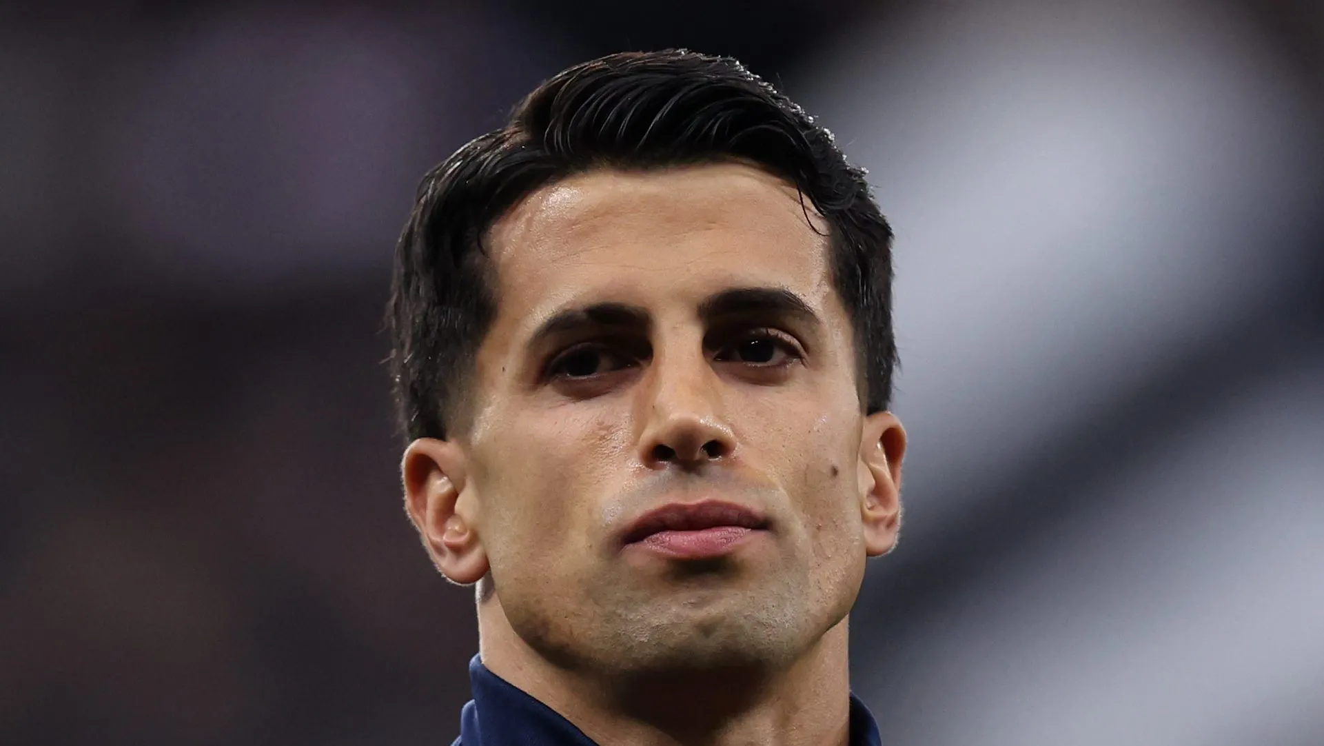 João Cancelo durante pré-jogo pelo Barcelona