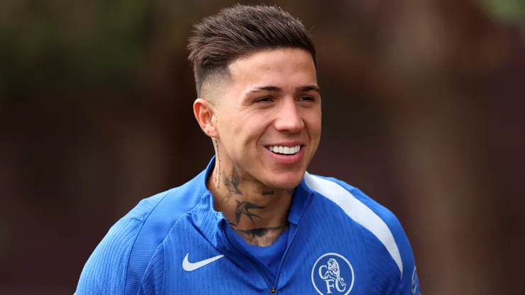Enzo Fernández durante um treino pelo Chelsea. Foto: Luke Walker/Getty Images