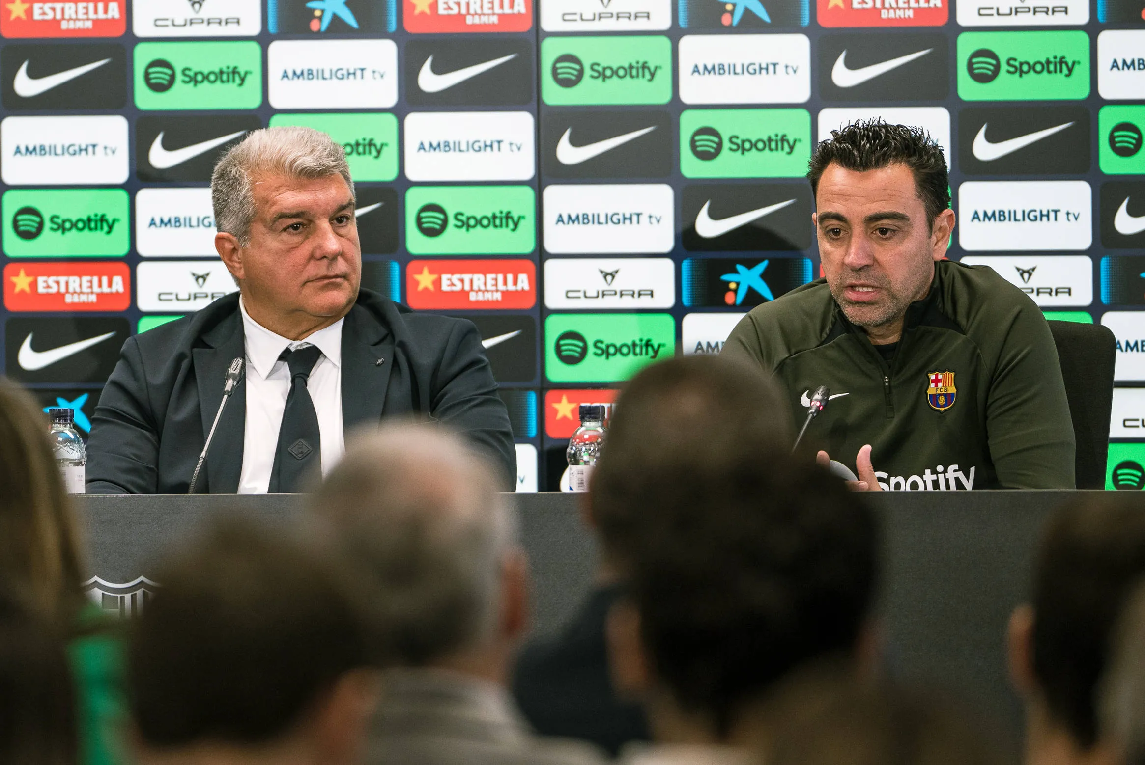 Xavi Hernández e Laporta tiveram rusgas no Barcelona. Foto: IMAGO /&nbsp;NurPhoto