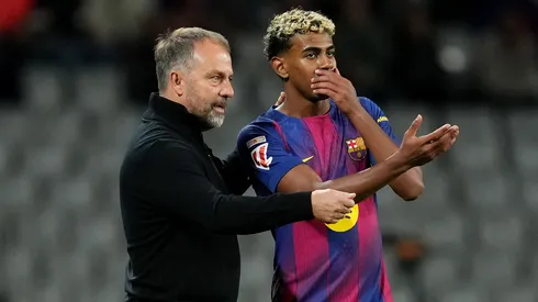 Hansi Flick e Lamine Yamal, do Barcelona. (Foto: Alex Caparros/Getty Images)