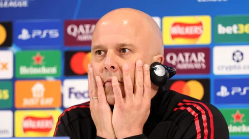 Arne Slot admite que vive pressão todos os dias no Liverpool. (Photo by Jan Kruger/Getty Images)