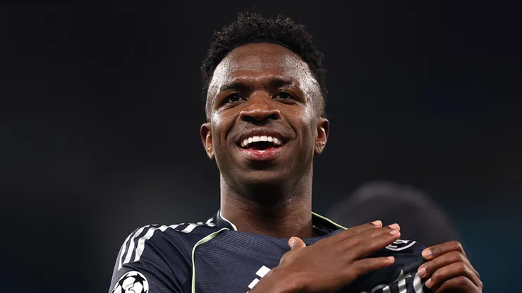 Vini Jr. comemora gol pelo Real Madrid contra o Manchester City. Foto: Carl Recine/Getty Images
