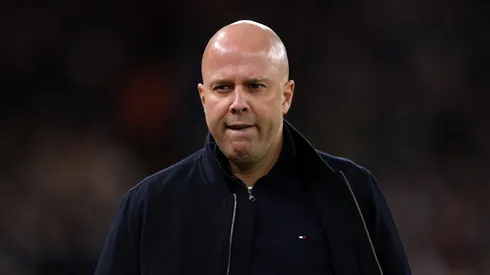 Arne Slot, técnico do Liverpool. (Foto: Justin Setterfield/Getty Images)