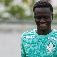 Arsenal monitora zagueiro Koné Mohamed, de 18 anos, do Palmeiras