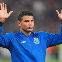 Farioli exalta marca de Thiago Silva