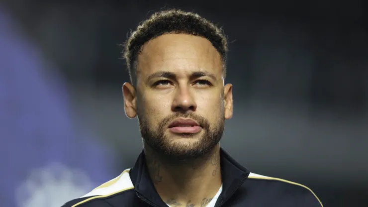 O atacante Neymar antes de jogo do Santos (Alexandre Schneider/Getty Images)