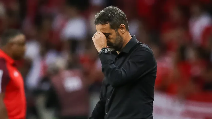 Artur Jorge, técnico do Al-Rayyan. (Foto: Pedro H. Tesch/Getty Images)