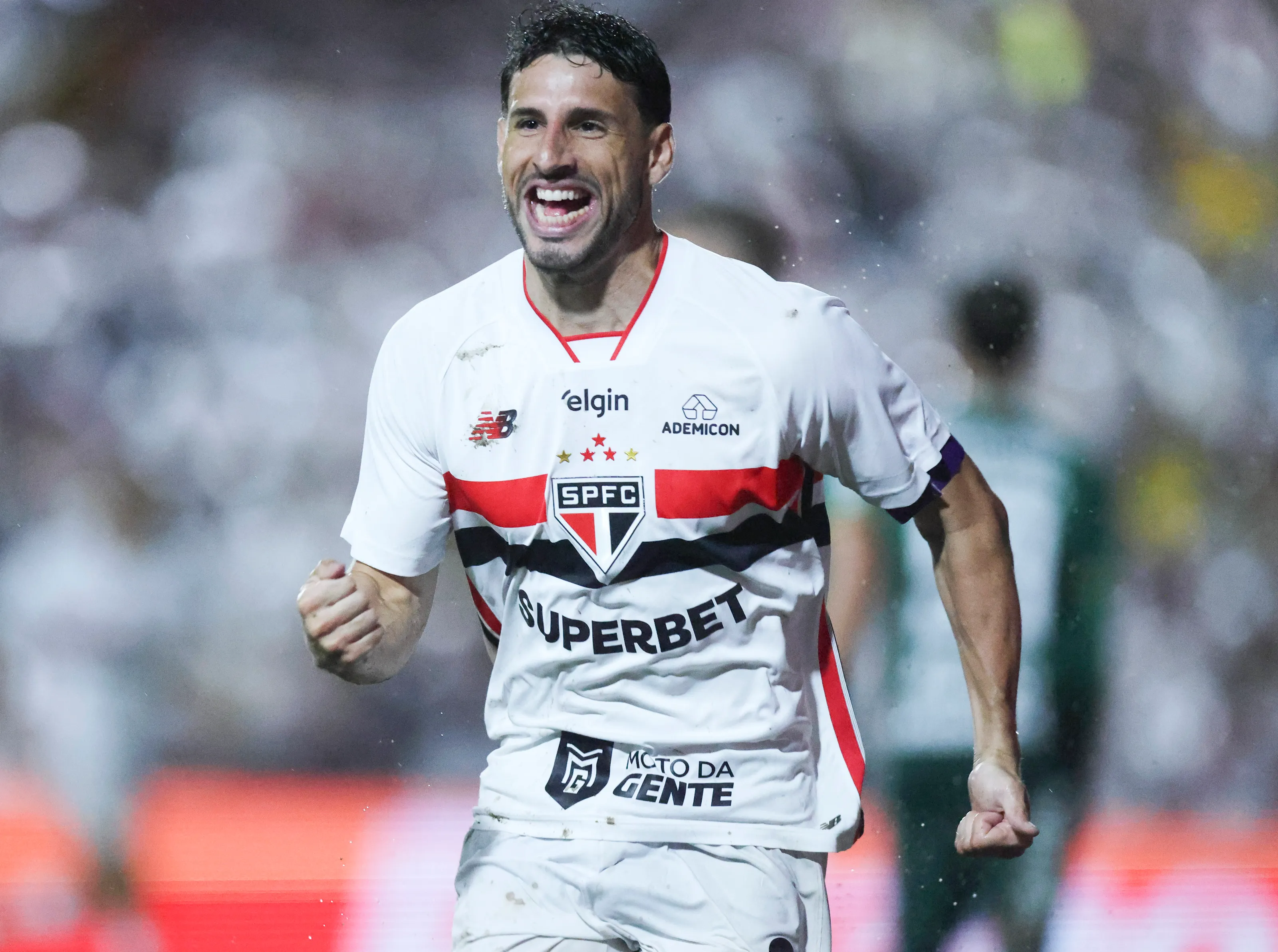 Calleri tem contrato se encerrando com o São Paulo (Foto: Alexandre Schneider/Getty Images)