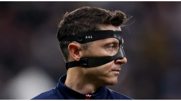 Lewandowski marca em Barcelona x Newcastle e faz história na Champions. (Photo by George Wood/Getty Images)