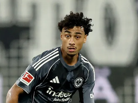 United e outros três clubes observam Brown, do Frankfurt