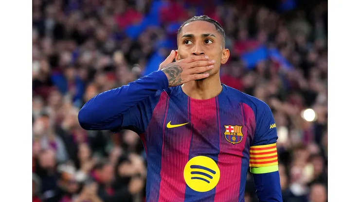 Raphinha comanda vitória do Barcelona sobre o Newcastle e decide a vaga. (Foto de Alex CaparrosGetty Images)