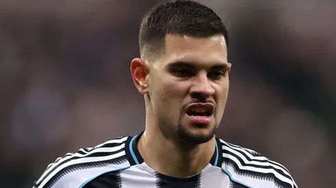 Bruno Guimarães, provável reforço do United. (Photo by George Wood/Getty Images)