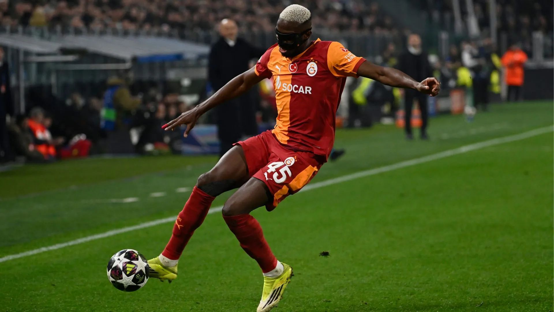 Osimhen foi substituído no intervalo (foto: Stefano Guidi/Getty Images)