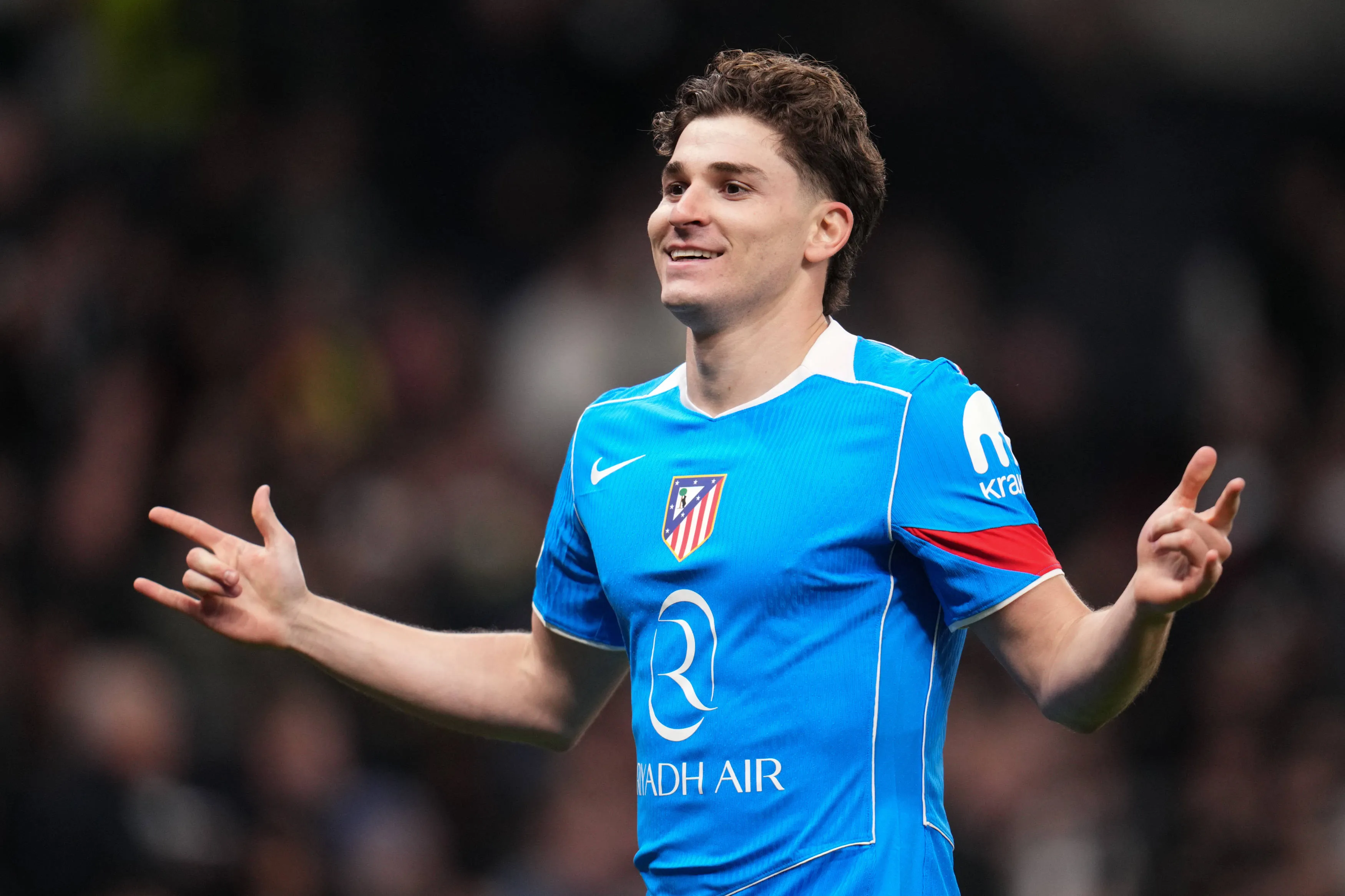 Julián Álvarez foi observado pelo Arsenal na partida contra o Tottenham, segundo o TEAMtalk. Foto: IMAGO /&nbsp;NurPhoto