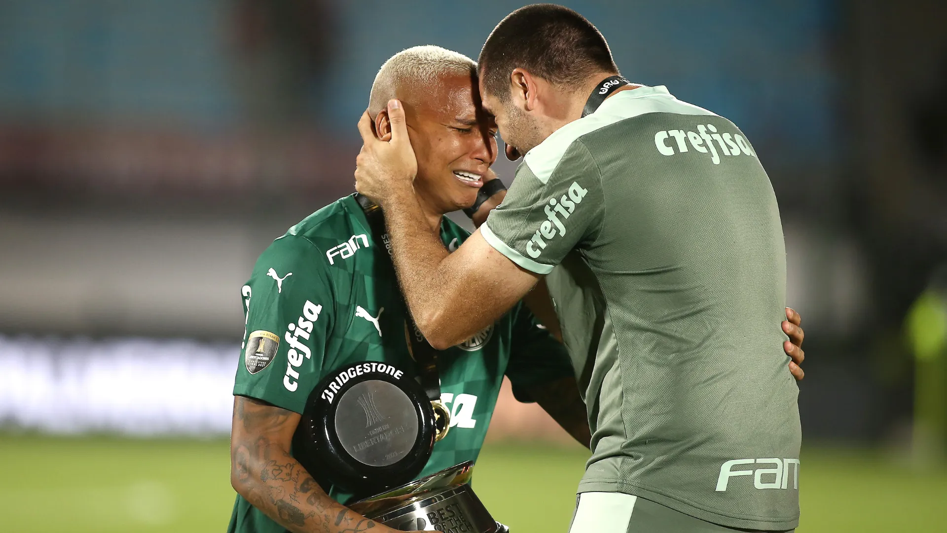 Deyverson chorando após a final da Libertadores em 2021
