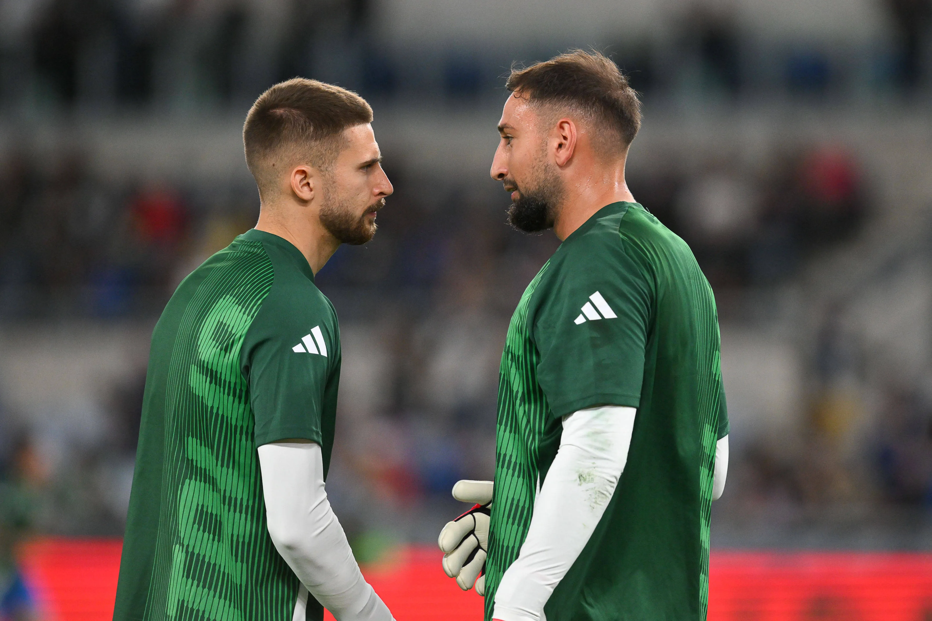 Vicario e Donnarumma em jogo da Itália – Foto: IMAGO /&nbsp;Italy Photo Press